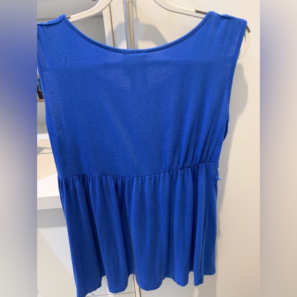 Simply Irresistible Blue Top - Picture 2 of 2